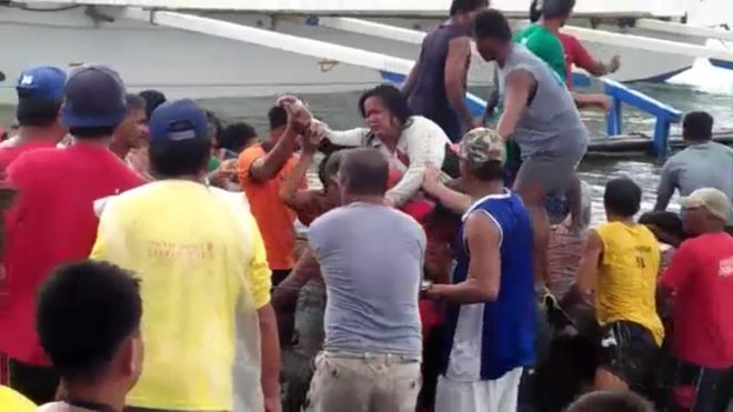 Philippines ferry carrying 251 capsizes, 4 dead dozens injured (bbc.com)
