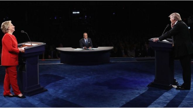 Clinton alionekana mtulivu na mwenye kuchukua tahadhari