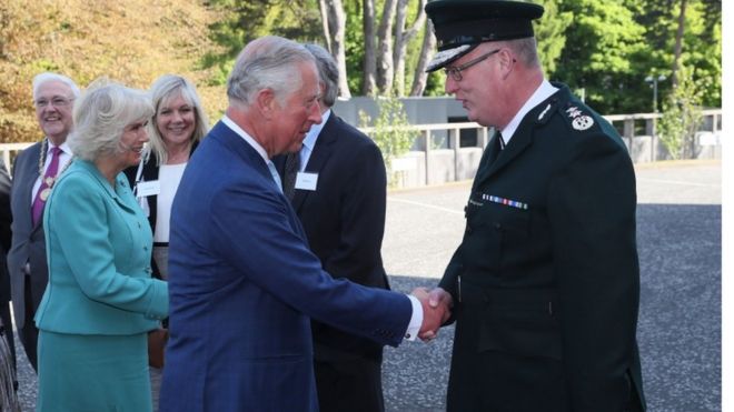 Принц Чарльз встретился с главнокомандующим ПСНИ Джорджем Гамильтоном на церемонии