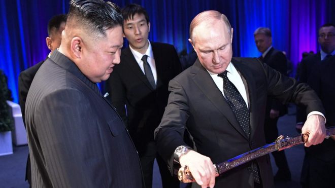 روسيا وكوريا الشمالية: كيم جونغ أون "سيزور بوتين لإجراء محادثات بشأن الأسلحة" - BBC News عربي