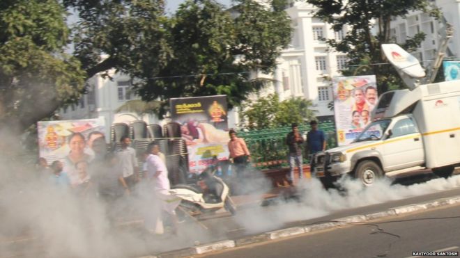 Слезоточивый газ на улицах Кералы