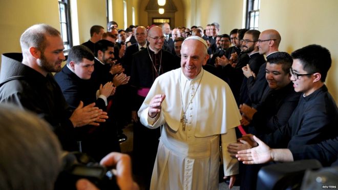 Папа Франциск приветствует семинаристов в семинарии Святого Чарльза Борромео в Филадельфии (27 сентября 2015 г.)