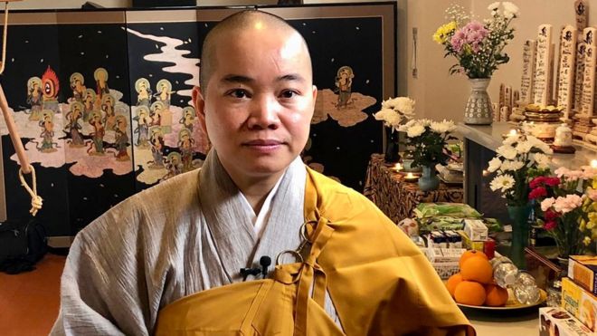 Sư Cô Thích Tâm Trí, Hội trưởng Hội Phật Tử Việt Nam tại Nhật Bản.