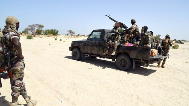 Militaires maliens en patrouille