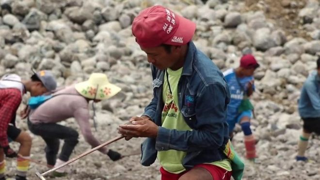 Jade scavenging in Myanmar