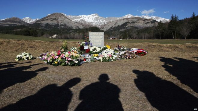 Памятник гибели Germanwings во французских Альпах