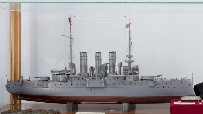 Oklopni krstaš „Sankt Georg" je admiralski brod na kom je pobuna mornara počela