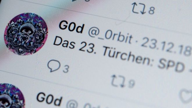 Фотография экрана показывает твиты пользователя твиттера @ _0rbit на немецком языке с упоминанием политической партии СДПГ