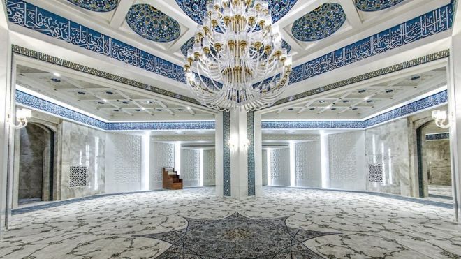 مسجد لوکس در "ایران مال"