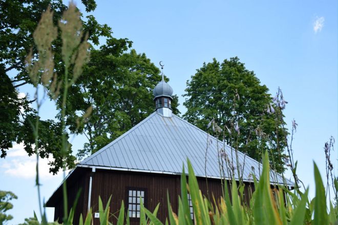 Keturiasdesimt Totoriu mosque