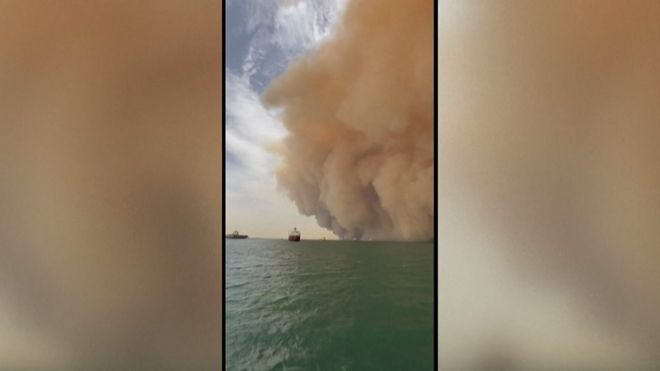 Vídeo mostra uma das rotas marítimas mais movimentadas do mundo coberta por nuvem de poeira; assista.