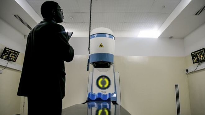 Radiotherapy machine