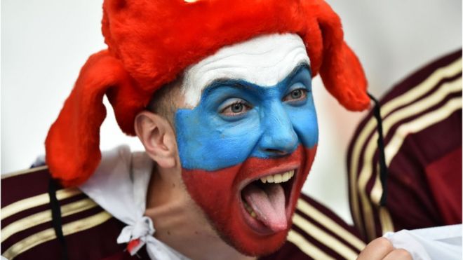 Un fanático de fútbol ruso.