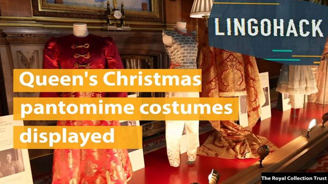 Aprenda inglês com reportagem sobre peça - recriada como exposição no castelo de Windsor - que rainha e sua irmã faziam para animar Natal e levantar fundos durante 2ª Guerra.