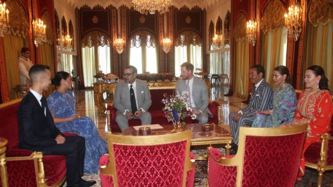 Герцог Сассексский и Герцогиня во время аудиенции у короля Мохаммеда VI в резиденции Марокко 25 февраля 2018 года