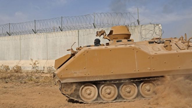 Протурецкие сирийские боевики продвигаются на территорию, контролируемую курдами