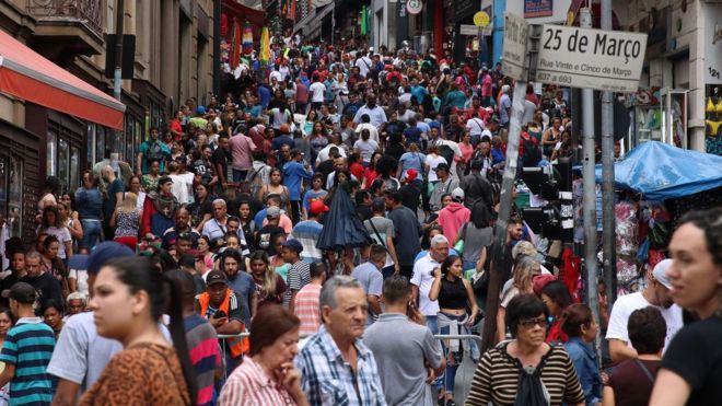 Pesquisadores apontam que a estimativa de vida dos brasileiros poderá saltar de em torno de 76 anos para uma média de 82 até o fim do século
