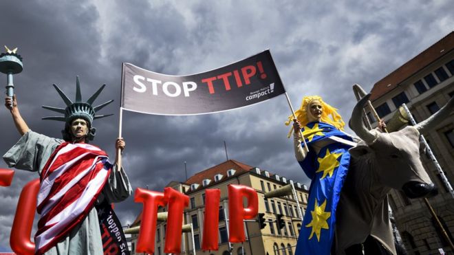Митинг протестующих в Германии против ТТИП