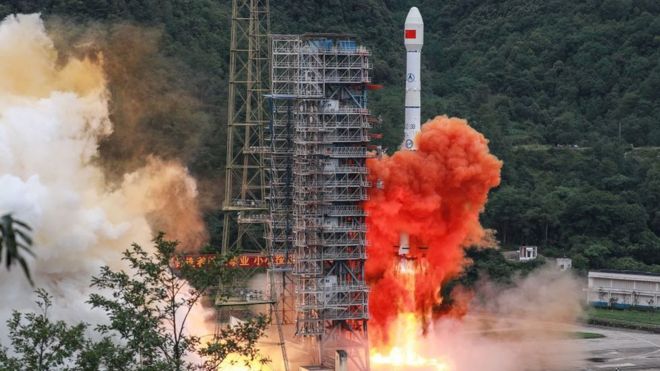 Китай запускает последний спутник в своей собственной геолокационной системе, созданной, чтобы составить конкуренцию американской сети GPS.