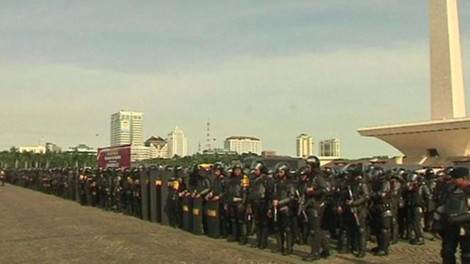 Ribuan personil keamanan dikerahkan untuk menghadapi demo anti-Ahok di Jakarta