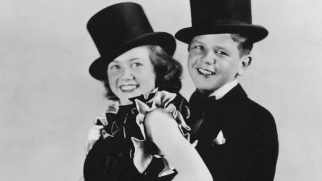 Дорис Дэй позирует здесь для рекламной картины 1937 года со своим партнером по танцам, Джерри Доэрти