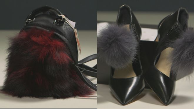Черно-красная пушистая сумочка от TK Maxx была сделана из лисьего меха, в то время как обувь магазина, купленная онлайн, содержала мех енота