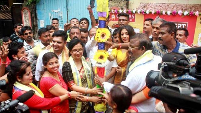कोलकाता के बेलियाघाट का 33-पल्ली का दुर्गा पूजा पंडाल, फोटो सोर्स: बीबीसी