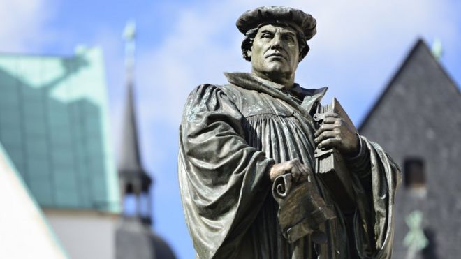 Un monument représentant Martin Luther à Eisleben, en Allemagne