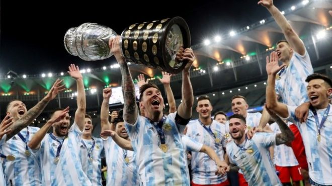 Argentina levantando la Copa América 2021