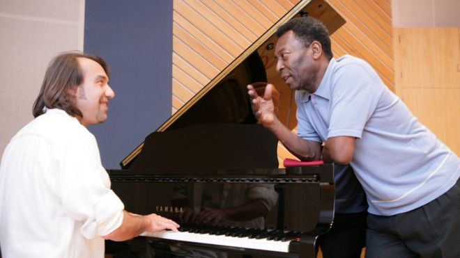 Pelé e Ruriá Duprat no estúdio de gravação do álbum Peléginga, em 2006