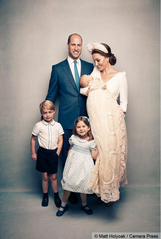 Принц Джордж, принцесса Шарлотта, принц Уильям, принц Луи и герцогиня Кембриджская