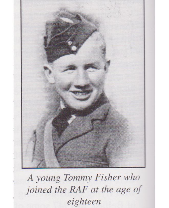 Молодой Томми Фишер в военной форме