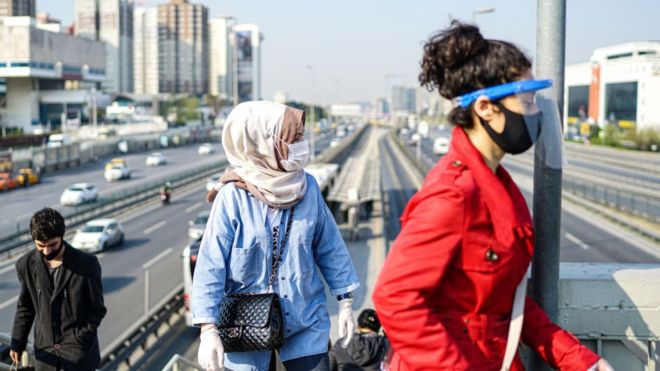 Türkiye’nin koronavirüs salgını sonrası normalleşme takvimiyle ilgili hangi seçenekler konuşuluyor?