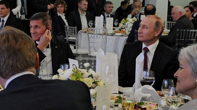 Генерал Флинн (слева) с президентом Путиным, 10 декабря 15