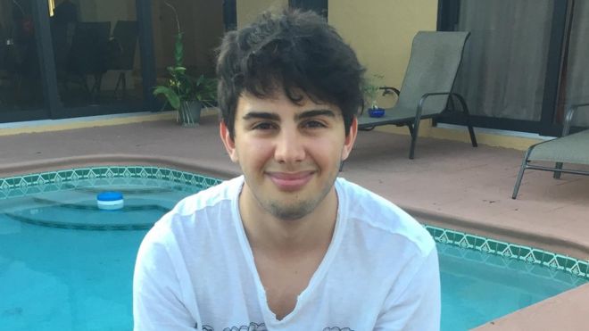 Кристиан Пас, 16 лет, учится в средней школе в Паркленде, штат Флорида, где боевик убил 17 человек в День святого Валентина