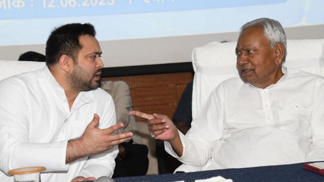 तेजस्वी और नीतीश कुमार