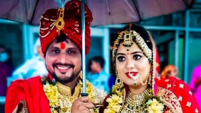 अनीश और दीप्ति ने 12 मई 2019 को गोरखपुर में शादी कर ली थी.