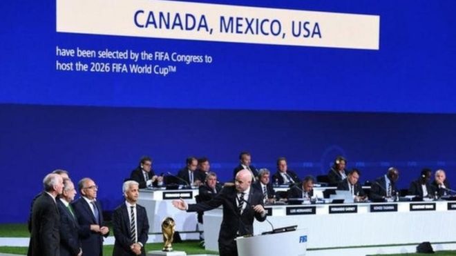 الملف المشترك لأمريكا والمكسيك وكندا يفوز باستضافة كأس العالم 2026 _102005935_73bde42b-42d4-4f2f-9956-1a7749467e67