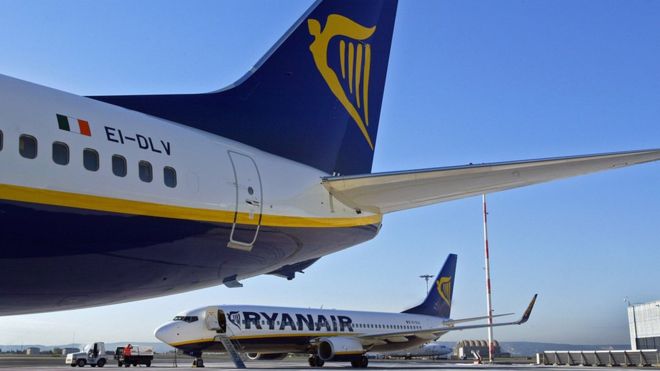 Два самолета Ryanair в аэропорту