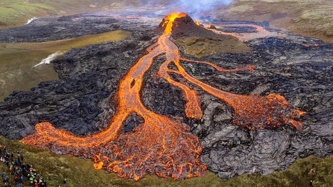 Канарские острова: началось извержение вулкана Кумбре-Вьеха на острове ...