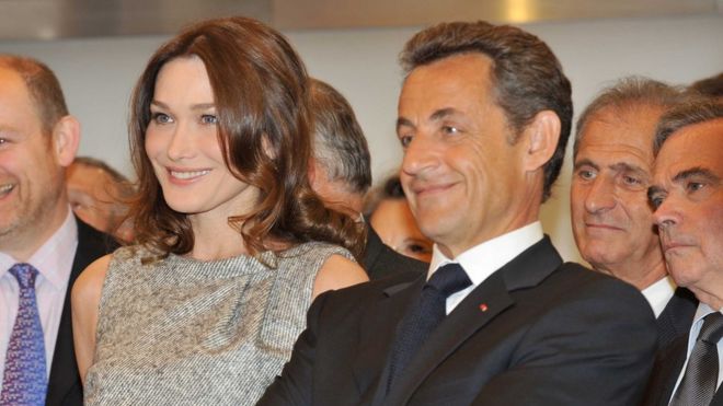 Президент Франции Николя Саркози и его жена Карла Бруни посещают BBC Broadcasting House в 2010 году
