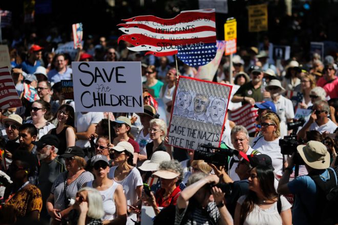 احتجاجات في الولايات المتحدة ضد سياسة ترامب حيال الهجرة