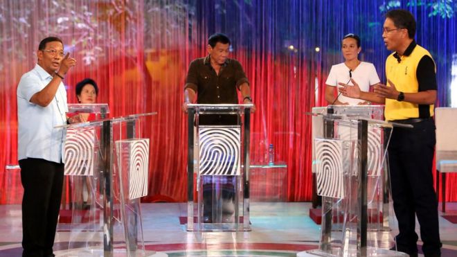 Филиппинские кандидаты в президенты во время президентских дебатов в Университете Пинмасан в Финме, город Дагупан, к северу от Манилы