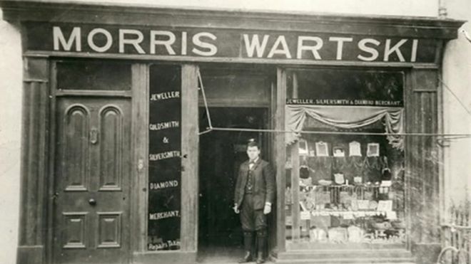 Старая фотография магазина Wartski в Бангоре