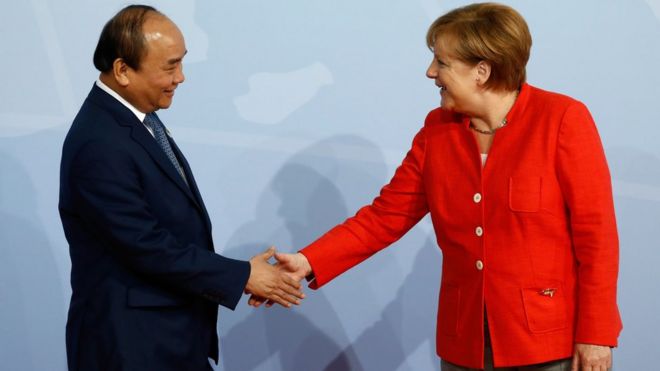 Thủ tướng Đức Angela Merkel và Thủ tướng Việt Nam Nguyễn Xuân Phúc tại Hội nghị Thượng đỉnh G20 ở Hamburg ngày 7/7/2017