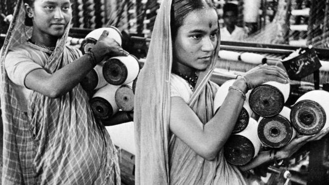 मिलमधील कामगार महिलांचे संग्रहित छायाचित्र