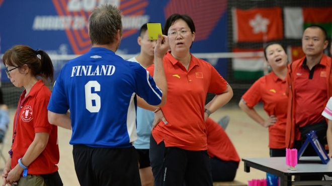 Trọng tài Phần Lan đã phải sử dụng thẻ vàng để cảnh cáo thái độ phi thể thao của phía Trung Quốc. Đây là thẻ vàng duy nhất trong giải.