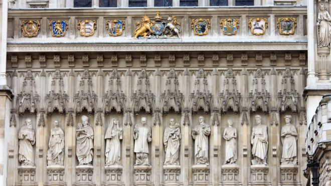 Porción de la puerta oeste de la abadía de Westminster.