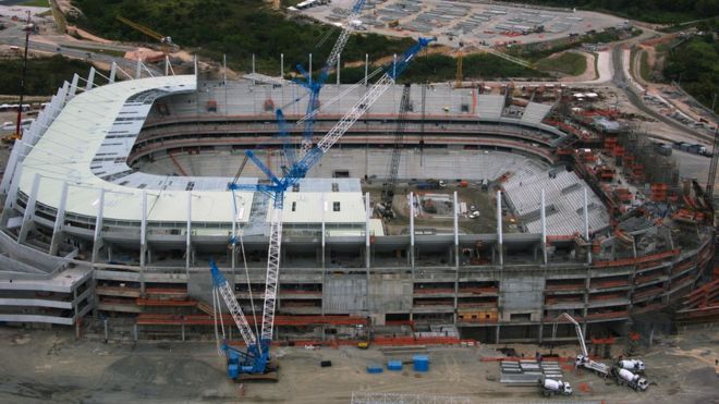 Стадион Арена де Пернамбуку, в Пернамбуку, Ресифи, строится в 2012 году