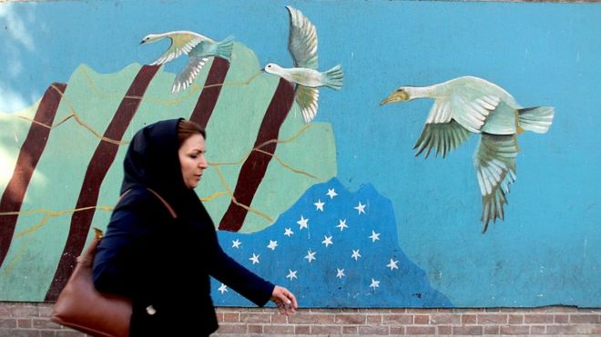 İranda ABŞ haqqında divar rəsmi